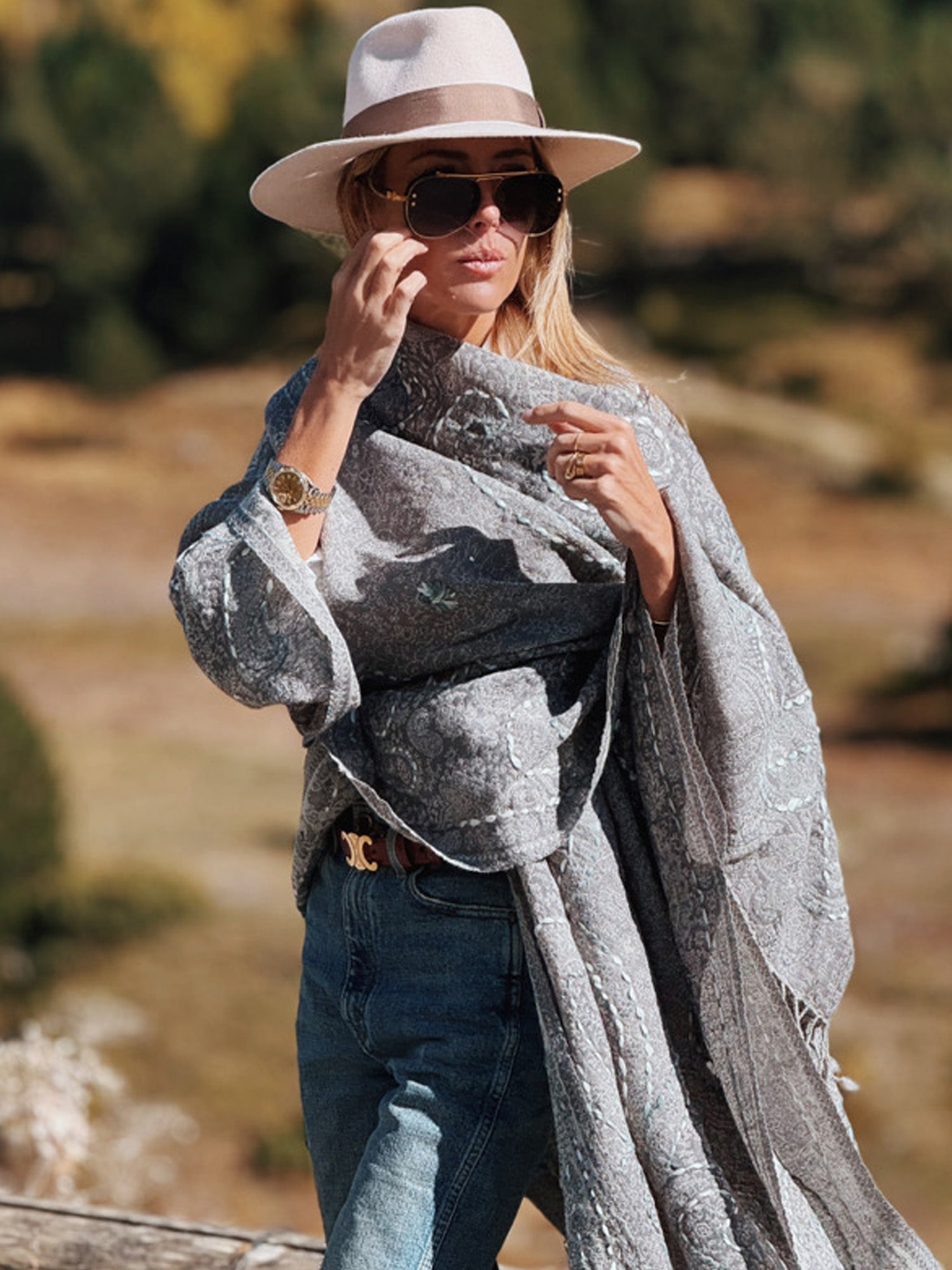 Amoha Poncho Grey