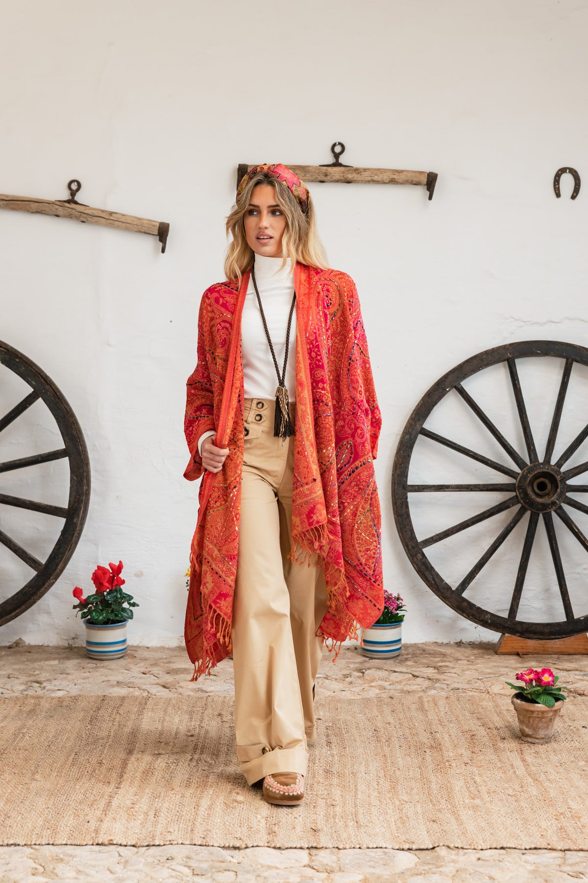 Binissaida Poncho Classic Embroidey