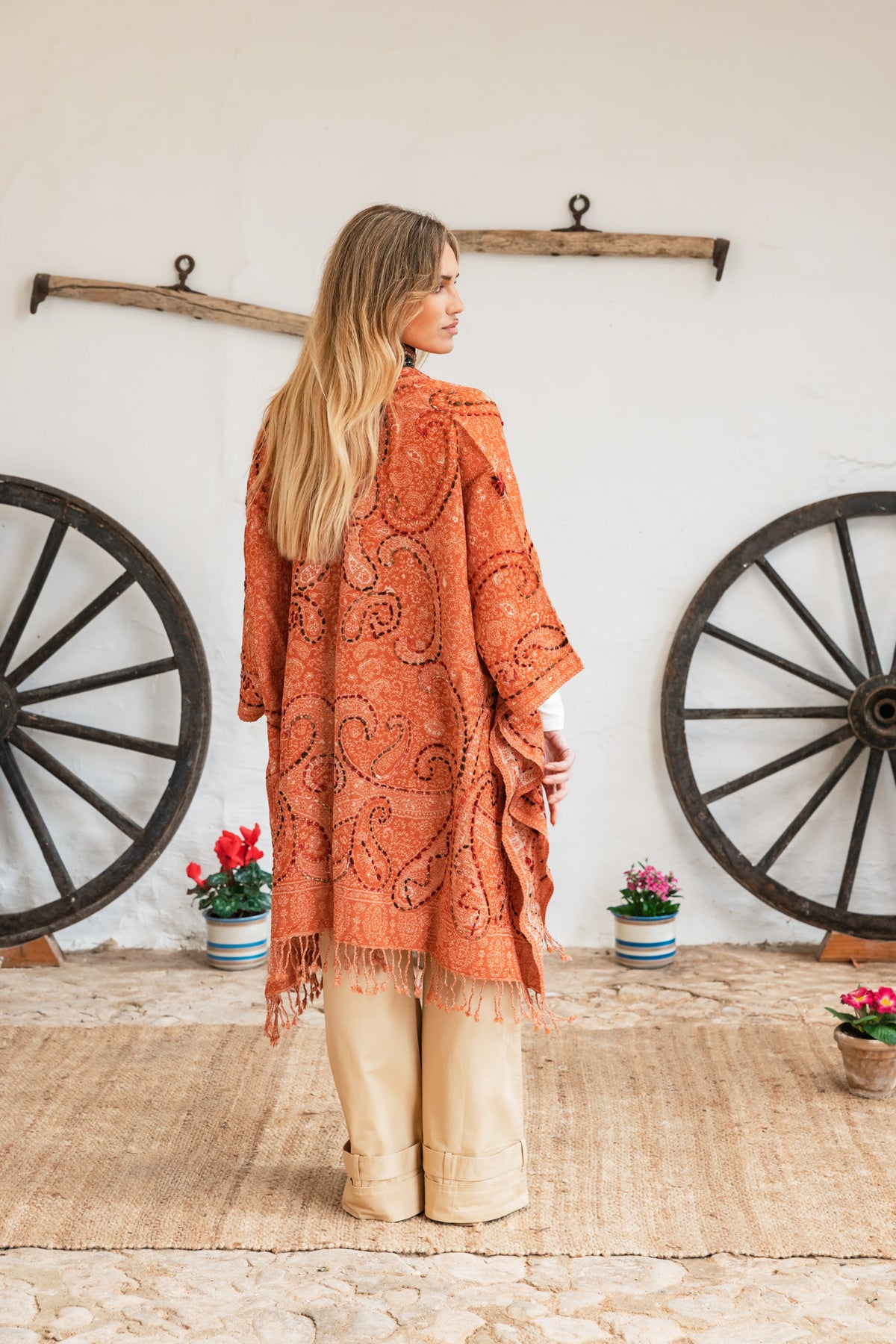 Binissaida Poncho Classic Embroidey