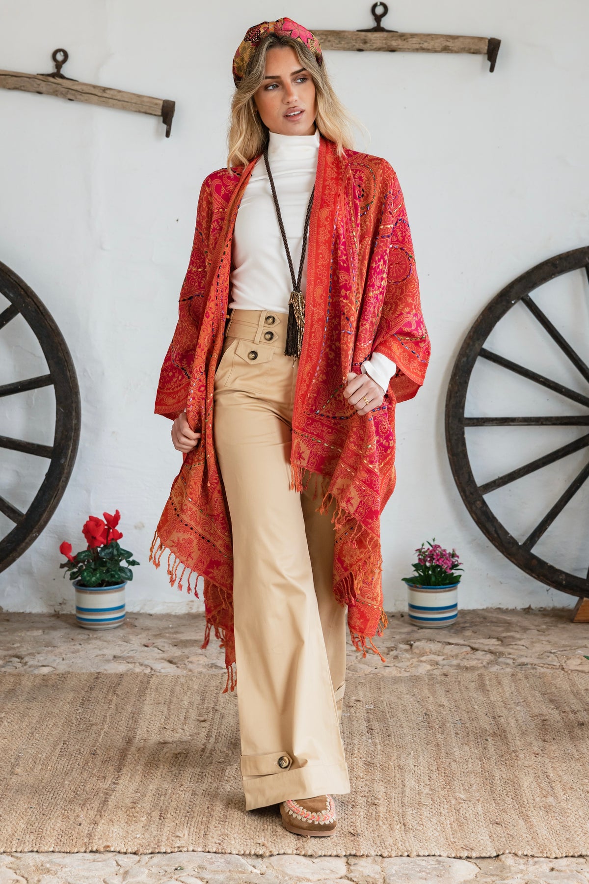 Binissaida Poncho Classic Embroidey