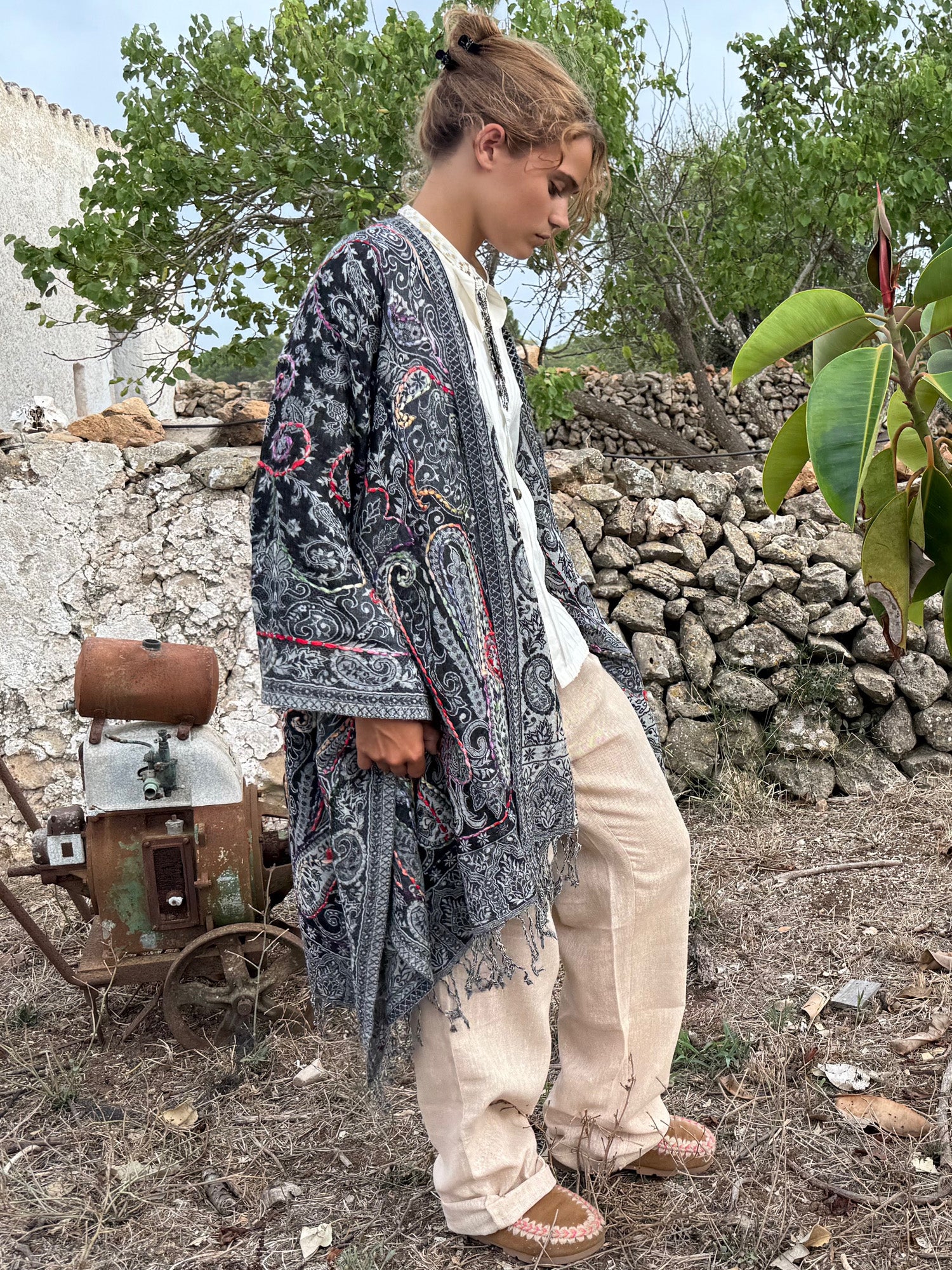 Amoha Poncho Black & Colors (B2B)