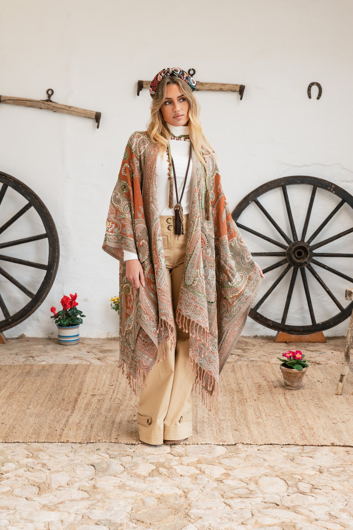 Binissaida Poncho Classic Embroidey Green-Grey