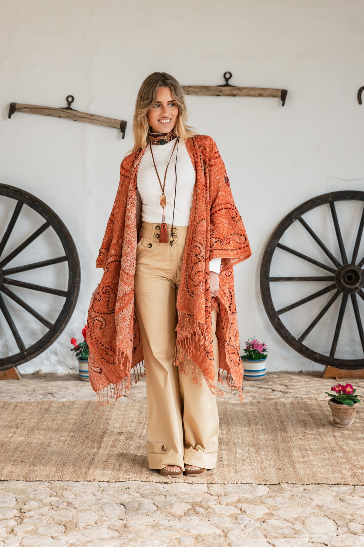 Binissaida Poncho Classic Embroidey 