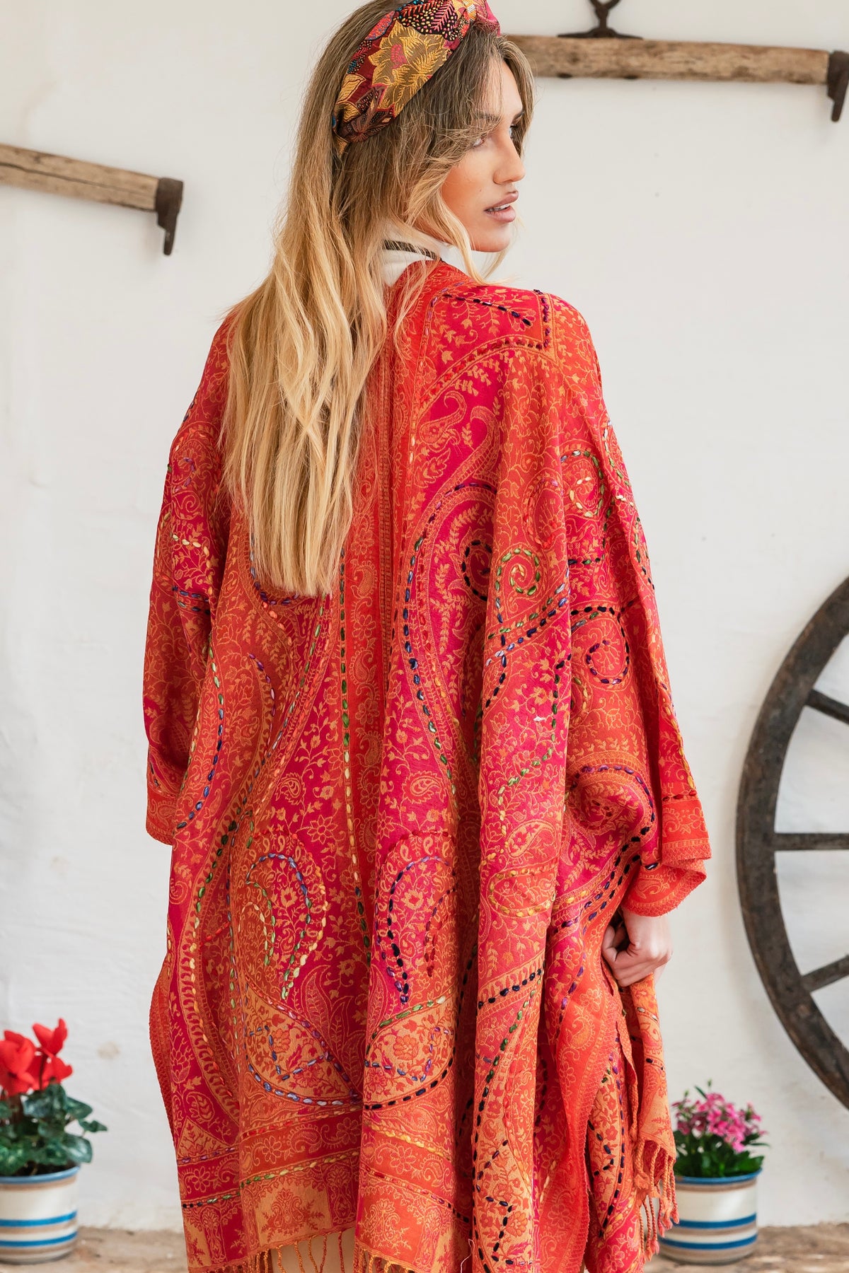 Binissaida Poncho Classic Embroidey 