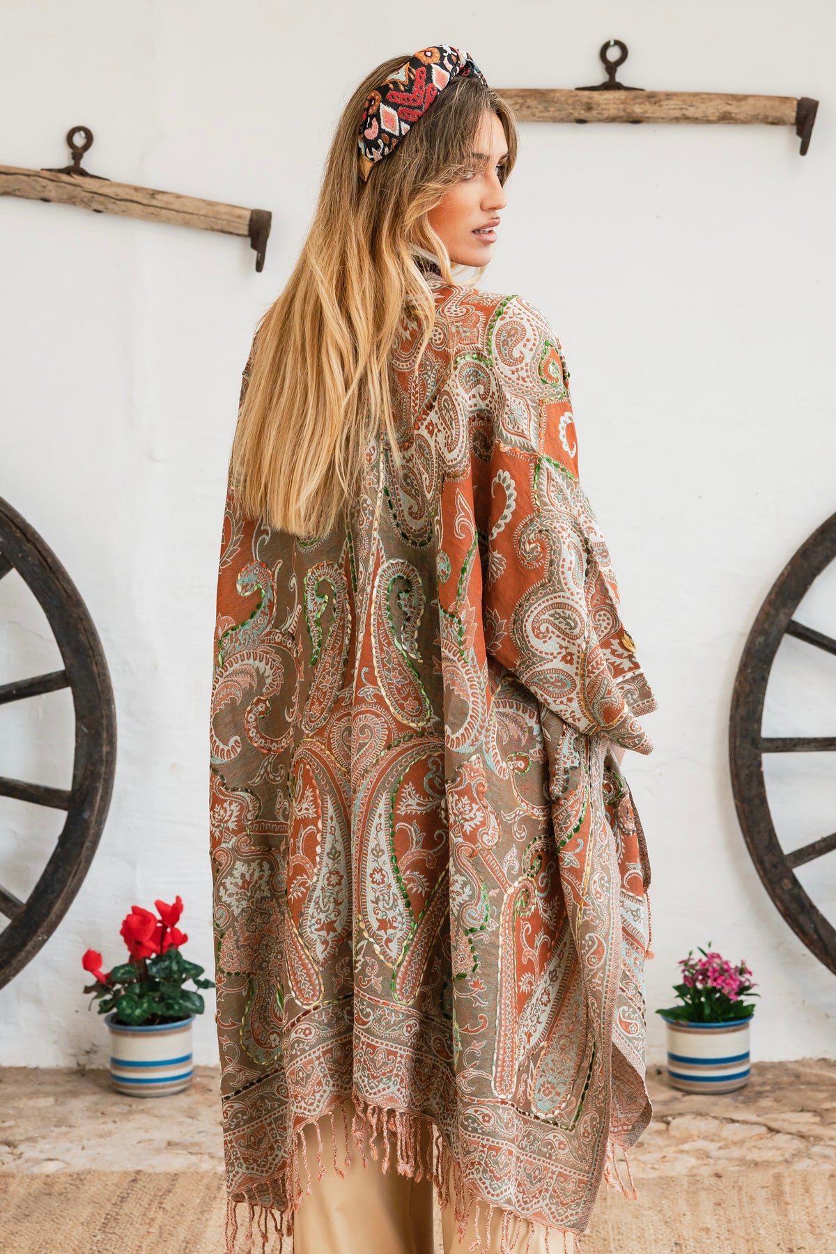 Binissaida Poncho Classic Embroidey 